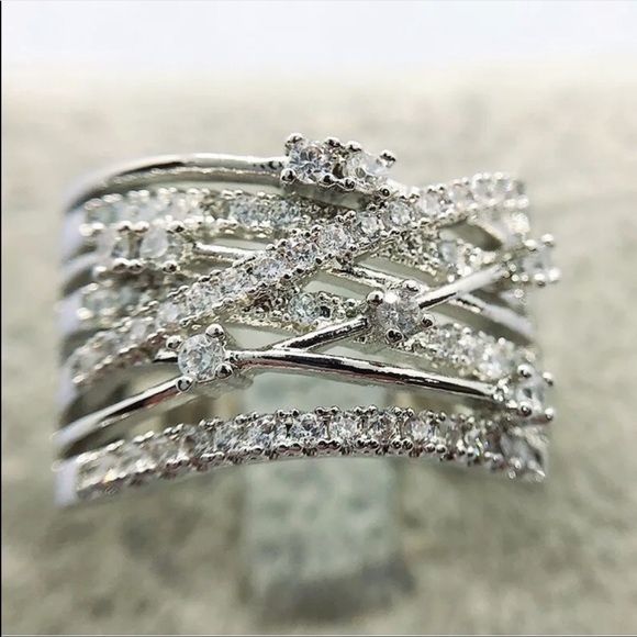 Women’s Luxury 925 Sterling Silver Diamond Ring - Picture 2 of 7